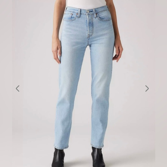 Levi’s Women “Wedgie Straight” Light Blue Distressed Jeans - Picture 2 of 12